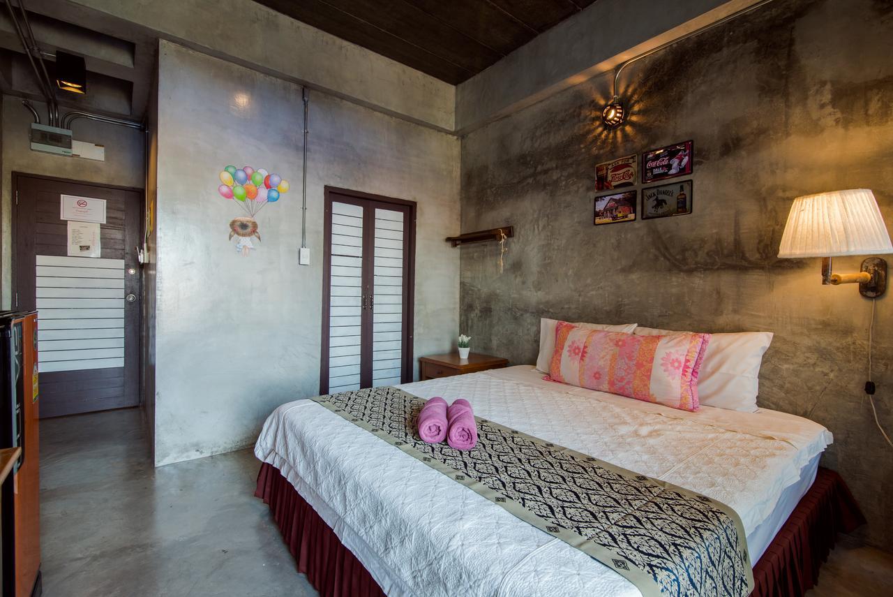 Lovely Guesthouse 94 Хуа Хин Екстериор снимка